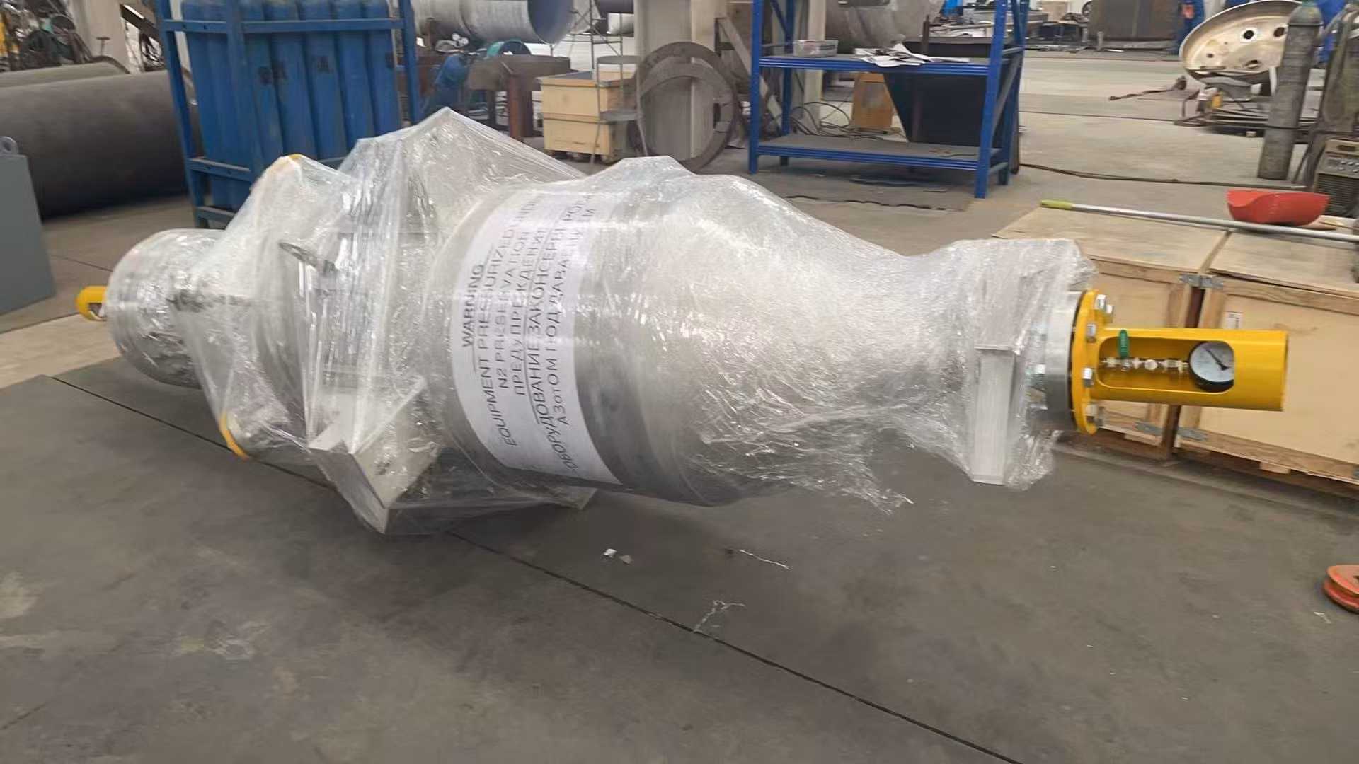 ASME-certified pressure vessels used in oil and gas facilities, designed according to BPVC safety and performance standards.